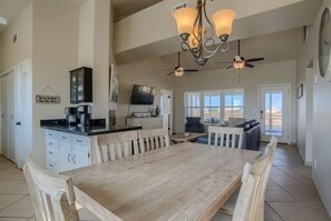 獨棟房屋, 多張床, 陽台, 海景 | 私人廚房 | 微波爐、烤箱、爐台、咖啡機/沖茶器