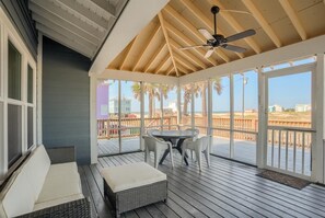 Ferienhaus, Mehrere Betten, Balkon, Meerblick | Balkon