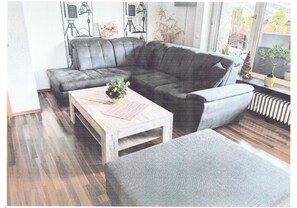 Smart TV, DVD player, table football, books - comfortable, 3and 1/2 rooms, apartment with large sun terrace (Oberhausen)