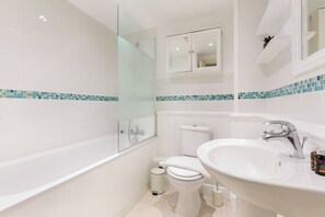 Apartment | Bathroom