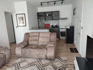 32-Zoll-Flachbildfernseher mit Digitalempfang