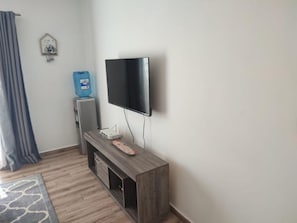 32-inch flat-screen TV with digital channels