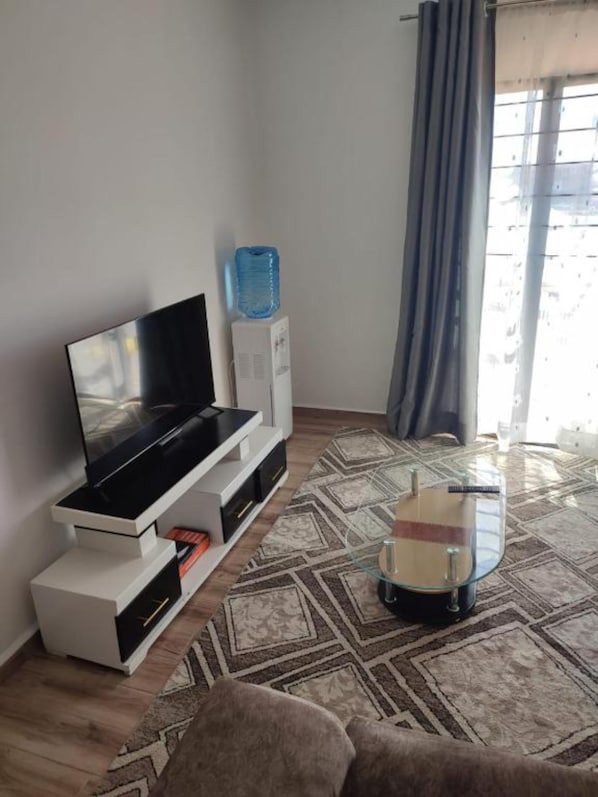 32-inch flat-screen TV with digital channels