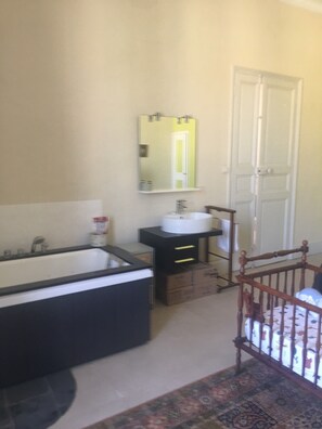 Een douche, een bubbelbad, een haardroger