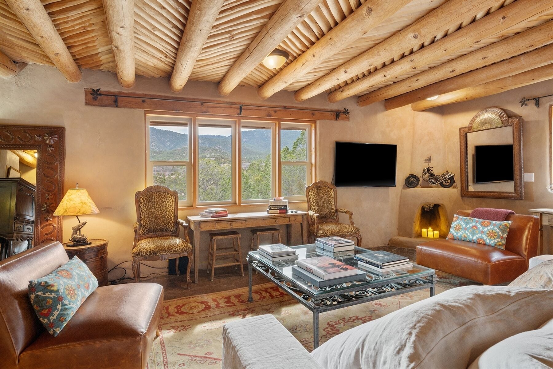 Picacho Peak - Phenomenal View in an Authentic Adobe Home