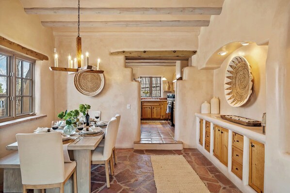 Dining - Casa Divina - Renovated Pueblo Style Home (Santa Fe)