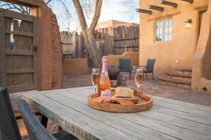 Outdoor dining - Luxurious Renovated Pueblo Style Home (Santa Fe)