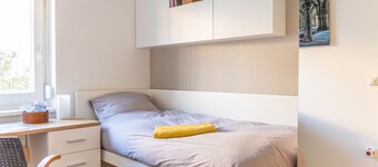 100% private TOWNHOUSE - Local Living near City Center