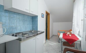 Studio (A5) | Cuisine privée | Réfrigérateur, surface de cuisson, cafétière à espresso