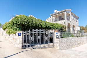 Building design - Apartment Jakov (Solta)