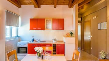 Private kitchen | Fridge, oven, stovetop, dishwasher