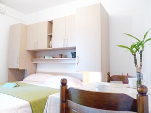 Studio (A1) | 1 bedroom, free WiFi - Apartments and Room Marin (Brela)