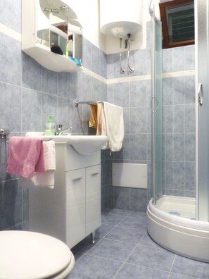 Bathroom - Apartments and Room Marin (Brela)
