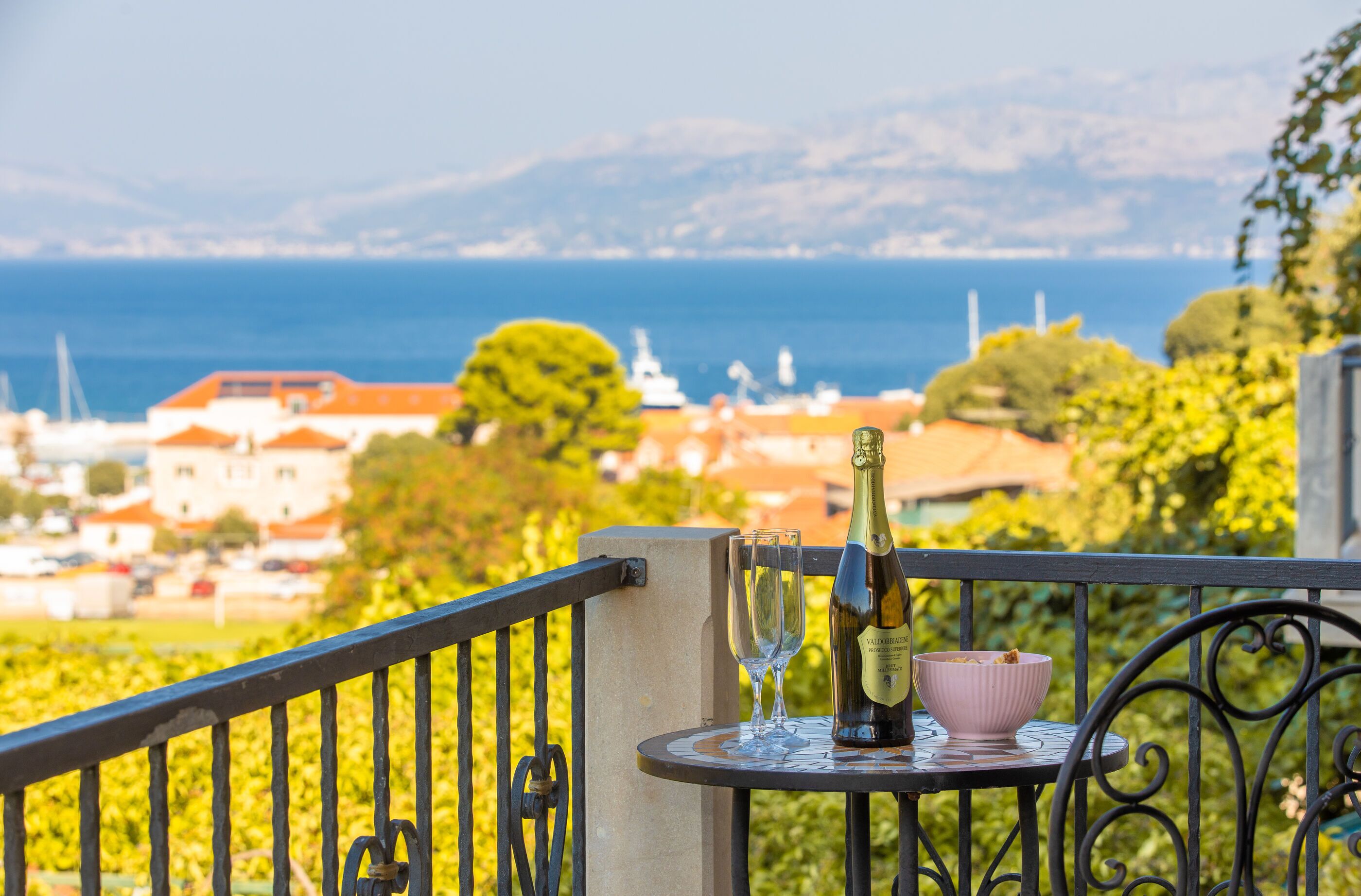 إطلالة على المياه