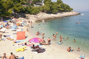 Beach - Apartments Neppa (Postira)