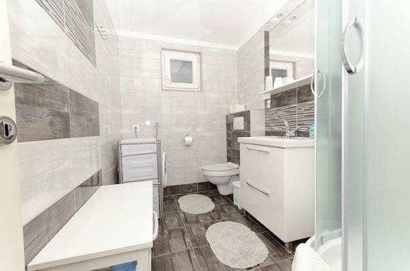 Apartment (A2) | Badezimmer
