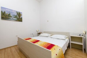 Iron/ironing board, free WiFi