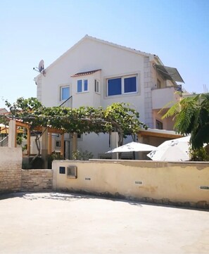 Building design - Apartments Natasa (Supetar)