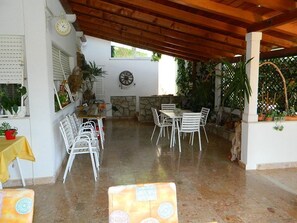 Terrace/patio - Apartment and Room Darinka (Jelsa)