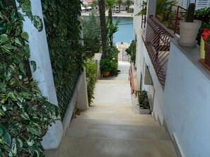 Staircase - Apartment and Room Darinka (Jelsa)
