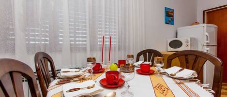 私人厨房 | 冰箱、微波炉、烤箱、炉灶