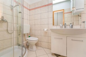 Apartemen (A1) | Kamar mandi | Pengering rambut