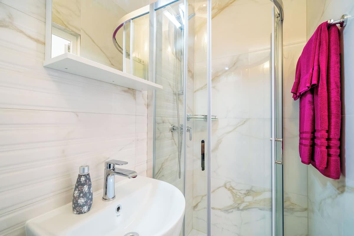 Room (S2) | Bathroom