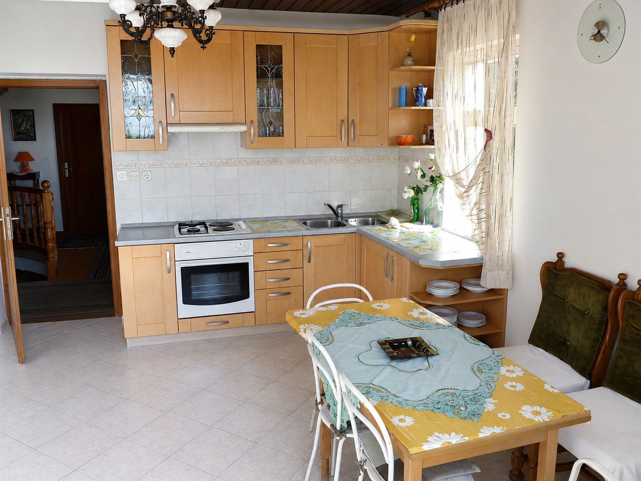 Room (S2) | Private kitchen | Fridge, stovetop, electric kettle, cookware/dishes/utensils