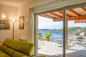 Living room | Fireplace - Apartment Vila Grscica (Blato)