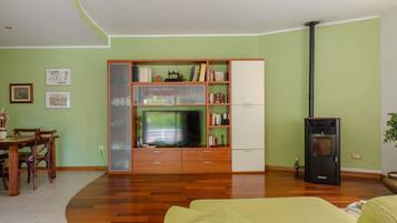 Living room | Fireplace