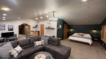 4 bedrooms, iron/ironing board, free WiFi, bed sheets