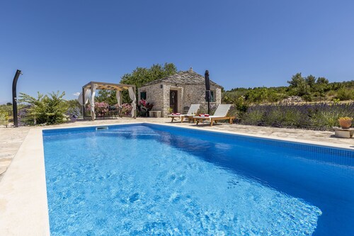 House Magical Island