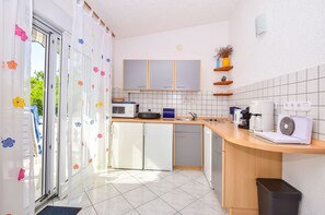 Private kitchen - Apartments Rote Rosen (Privlaka)