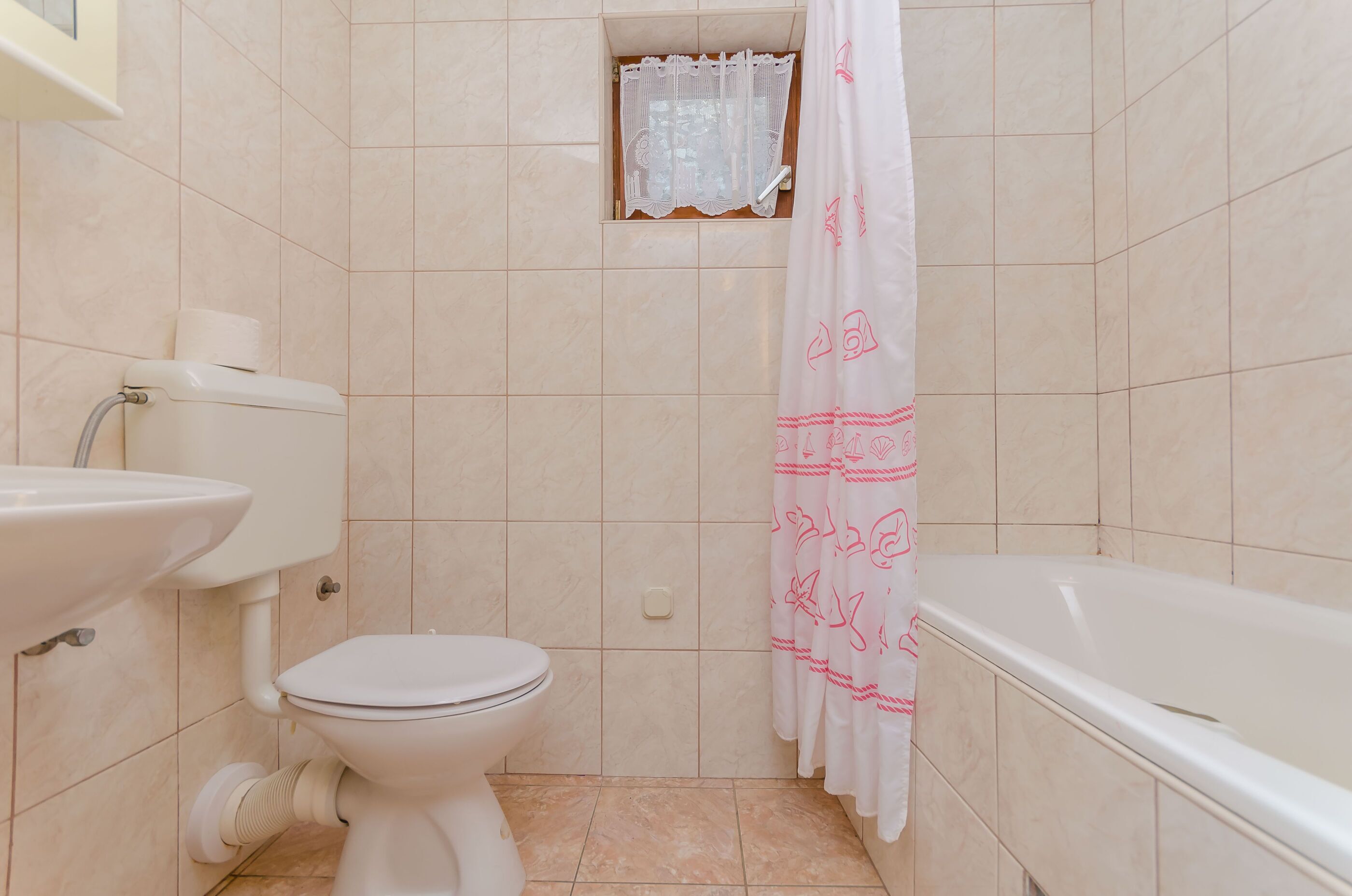 Apartment (A1) | Bathroom | Bathtub
