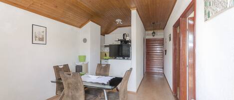 Cuisine privée | Réfrigérateur, un four, surface de cuisson, cafétiÚre à espresso