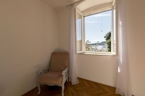 Apartment (A2)