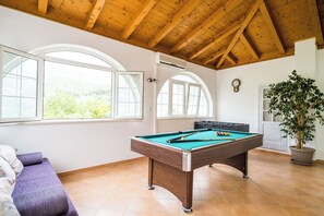Spielezimmer