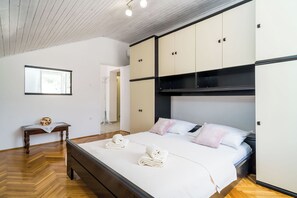 Apartment (A1)