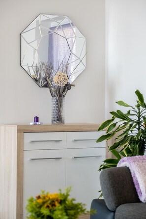 3 chambres, coffres-forts dans les chambres, fer et planche à repasser