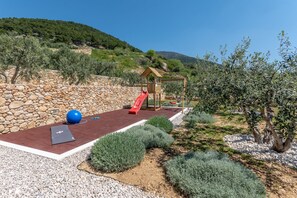 Courtyard - Villa Blue Sky (Bol)