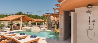 Villa Gold