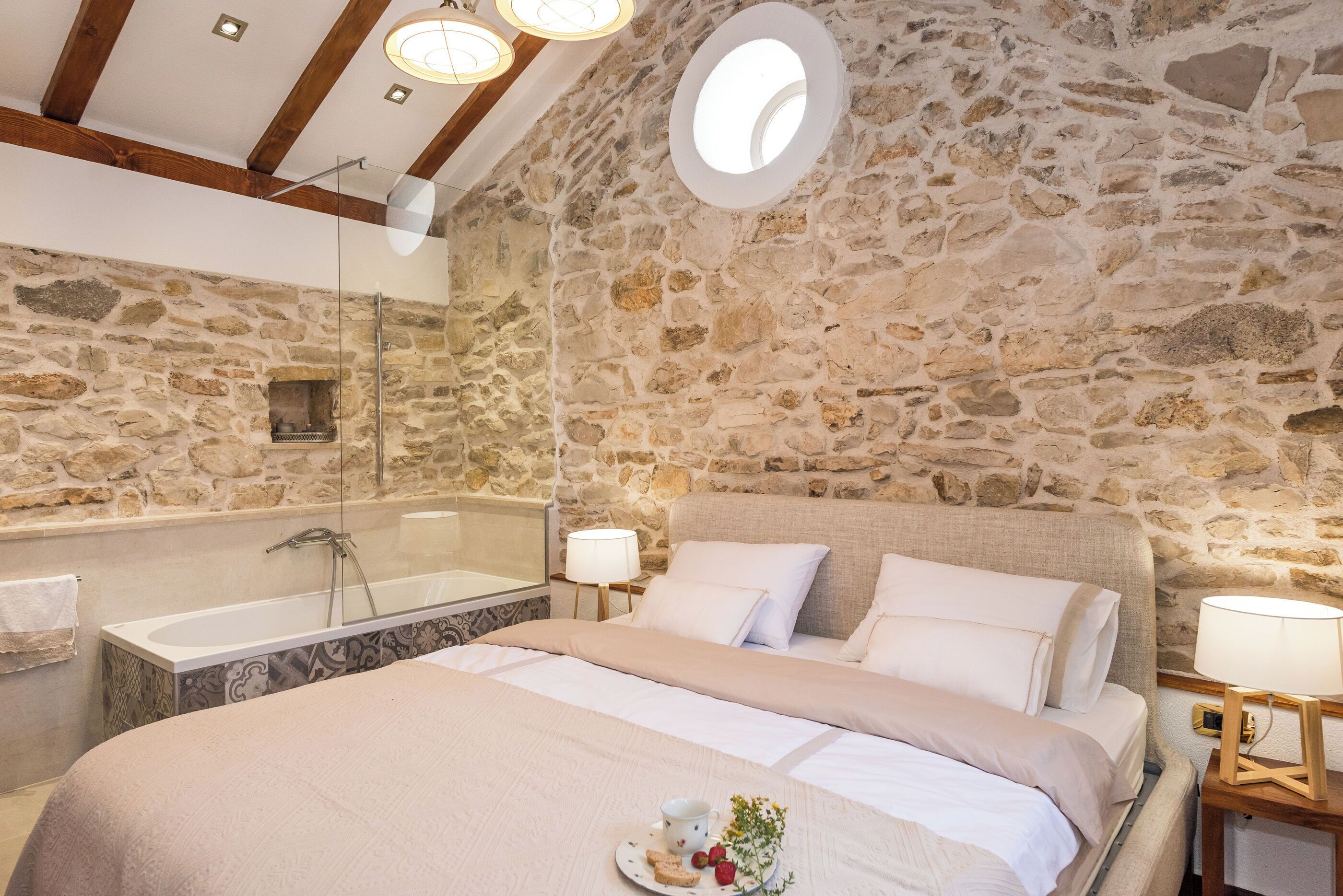 2 bedrooms, in-room safe, iron/ironing board, free WiFi