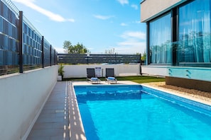 Outdoor pool - Villa Laurel (Skradin)