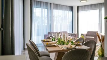 Villa | Dining