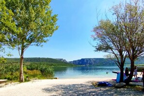 Beach - Villa Laurel (Skradin)