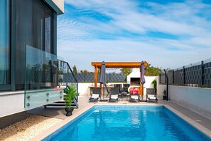 Outdoor pool - Villa Laurel (Skradin)