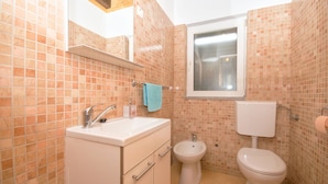 Shower - Villa Natura (Muc)