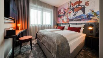 Hypo-allergenic bedding, desk, soundproofing, free WiFi