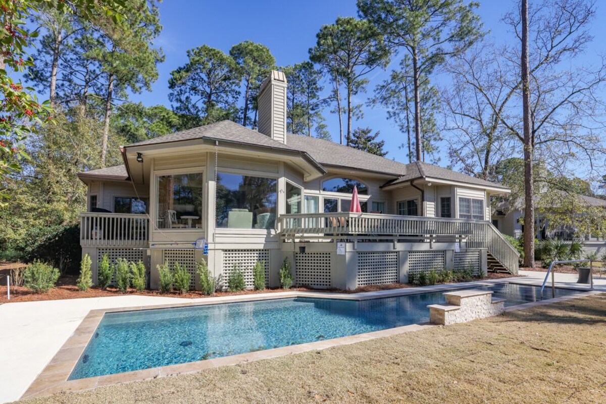 150 Club Course: Spacious and Elegant Home, Private Pool, Free Bikes Dogs OK