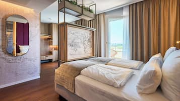 Executive Room | Hypo-allergenic bedding, minibar, in-room safe, desk